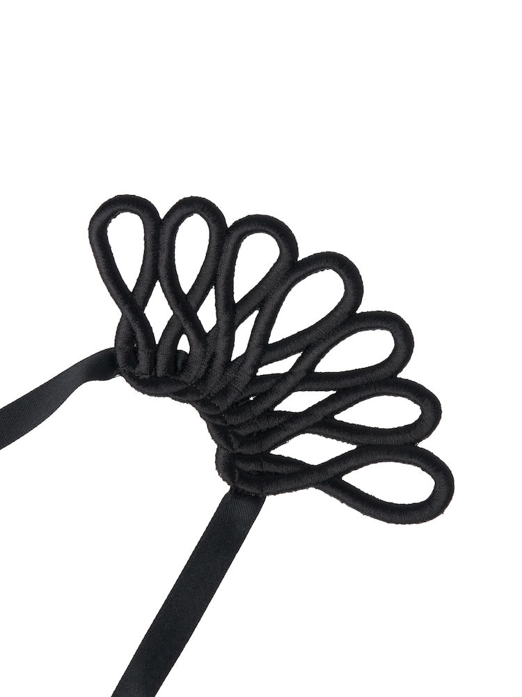 カラー:Black ※スタジオにてフラッシュを焚いて撮影