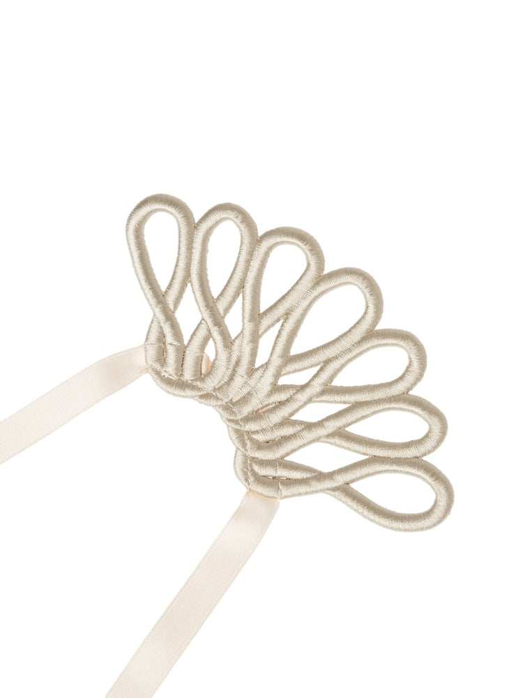 カラー:Greige ※スタジオにてフラッシュを焚いて撮影