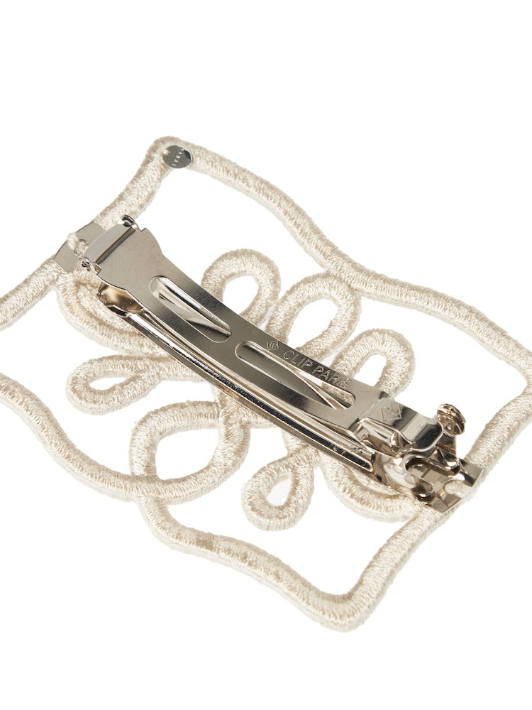 カラー:Greige ※スタジオにてフラッシュを焚いて撮影