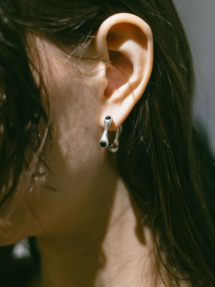 カラー:Silver × Onyx (Black)