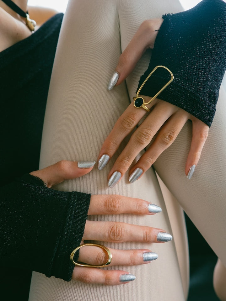 カラー:Gold × Onyx (Black)