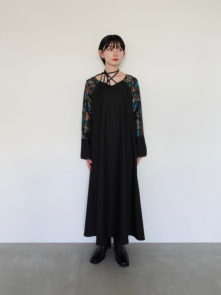 モデル身長:162cm / カラー:Black