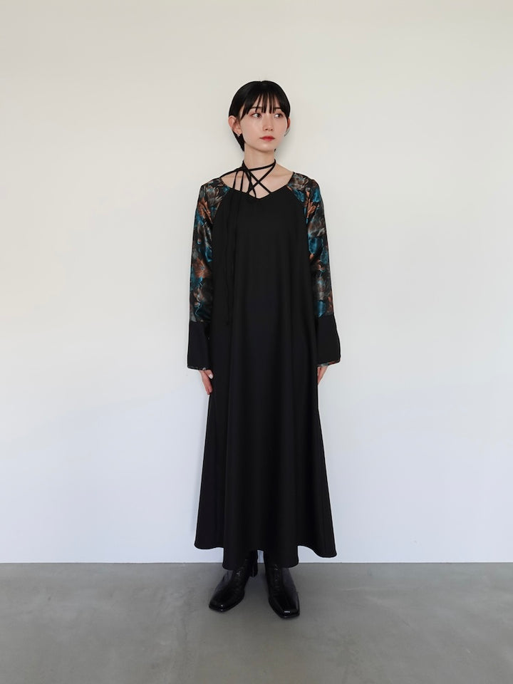 モデル身長:162cm / カラー:Black