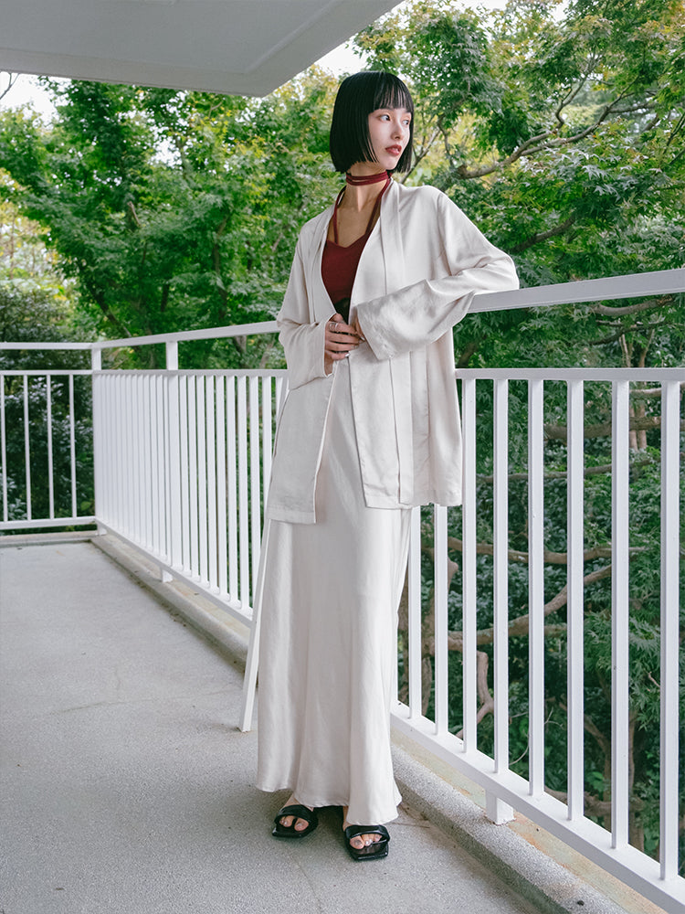 モデル身長:166cm / カラー:OffWhite / モデル着用サイズ:Mサイズvv