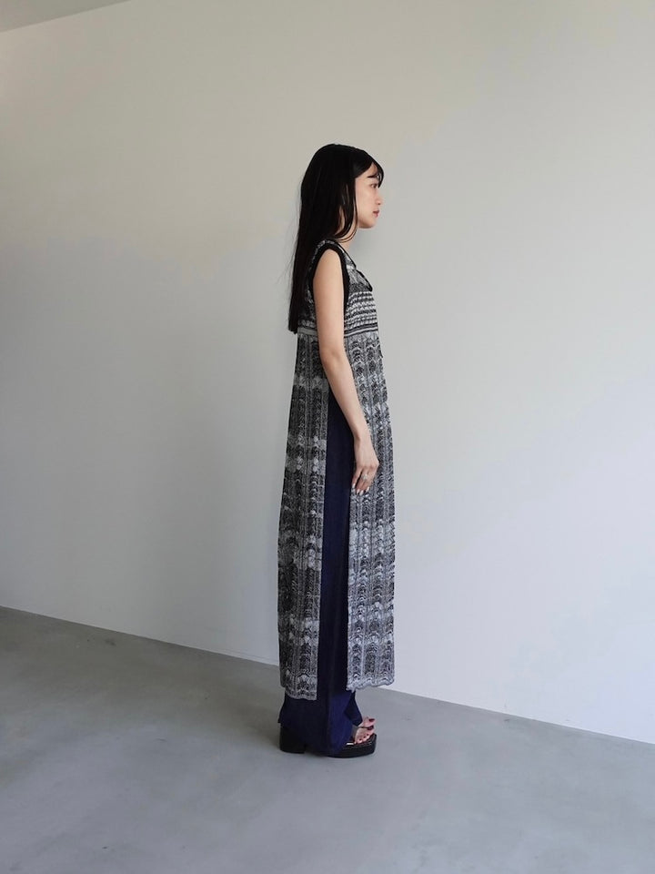 モデル身長:158cm / カラー:Black