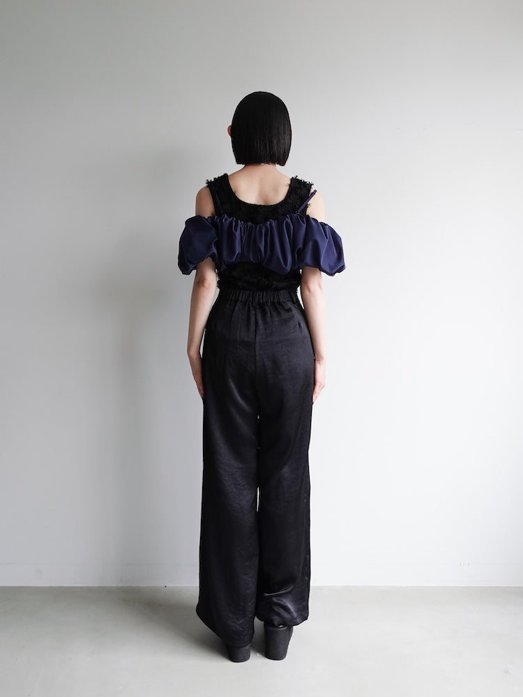 モデル身長:162cm / カラー:Black