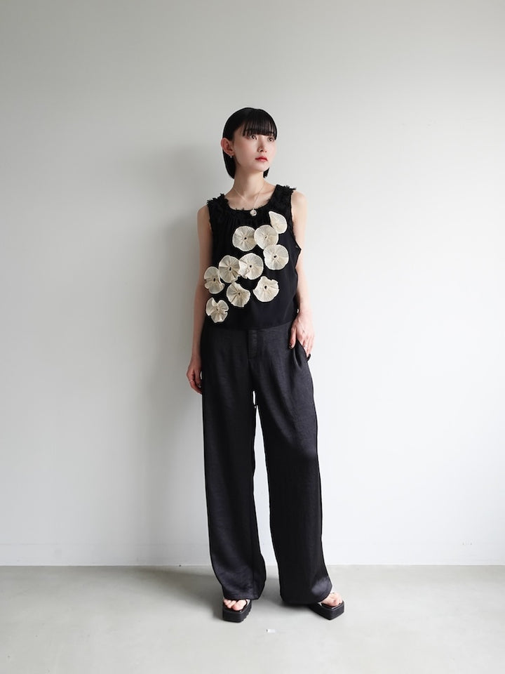 モデル身長:162cm / カラー:Black