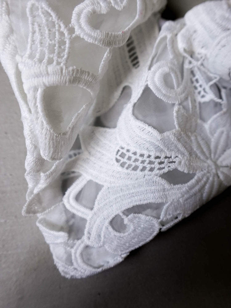 カラー:Ivory ※室内にて自然光で撮影