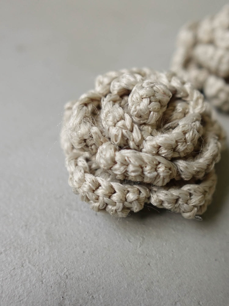 カラー:Greige ※室内にて自然光で撮影