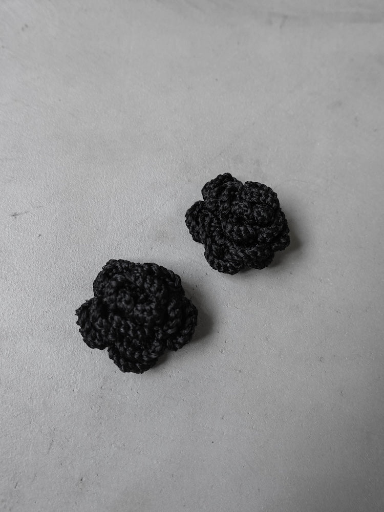 カラー:Black ※室内にて自然光で撮影