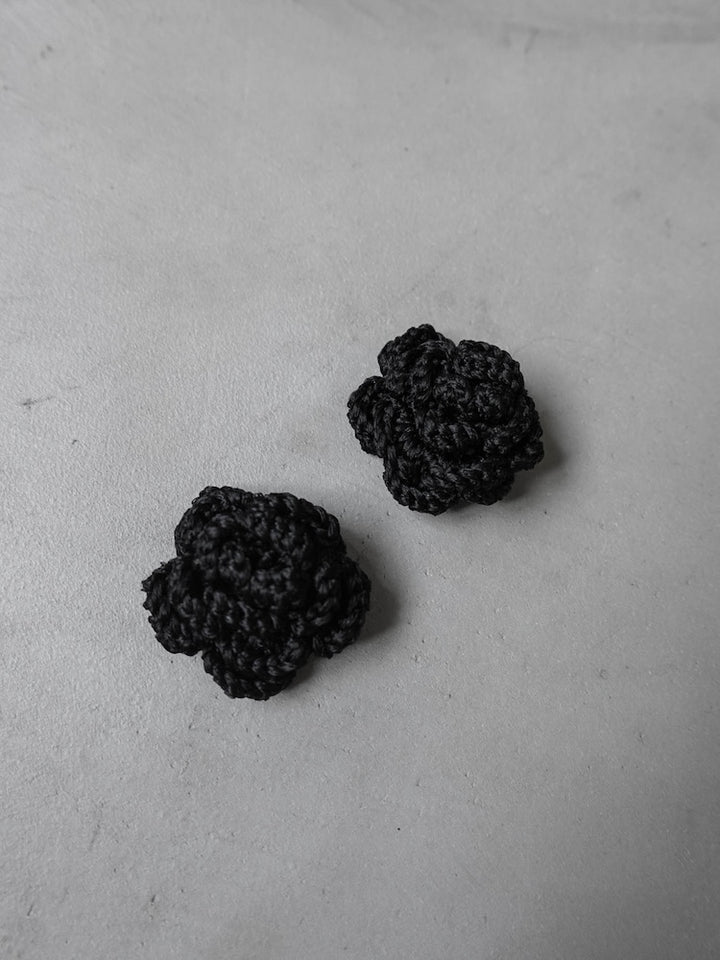 カラー:Black ※室内にて自然光で撮影