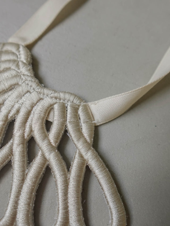 カラー:Greige ※室内にて自然光で撮影