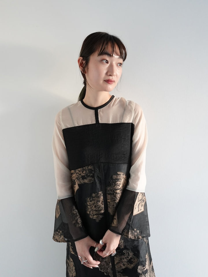 モデル身長:168cm / カラー:Gold