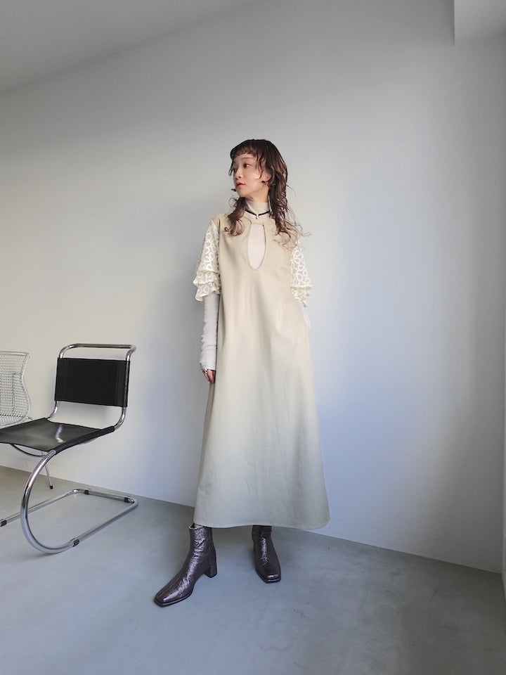 モデル身長:165cm / カラー:Beige