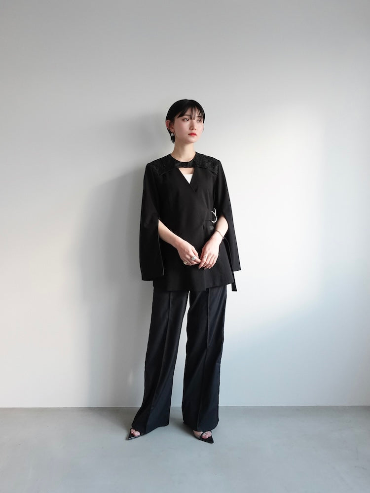 モデル身長:162cm / カラー:Black