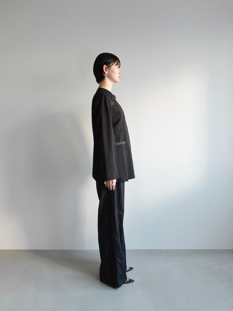 モデル身長:162cm / カラー:Black