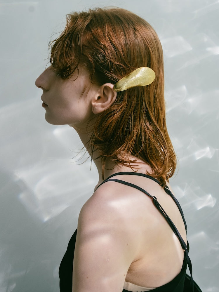 カラー:Gold (ブラウンの巾着が付属します)