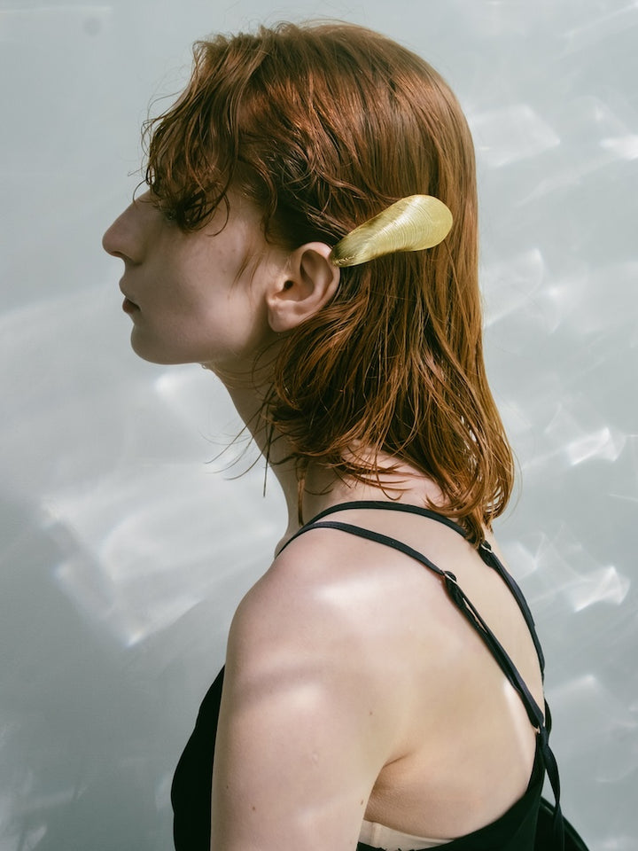 カラー:Gold (ブラウンの巾着が付属します)