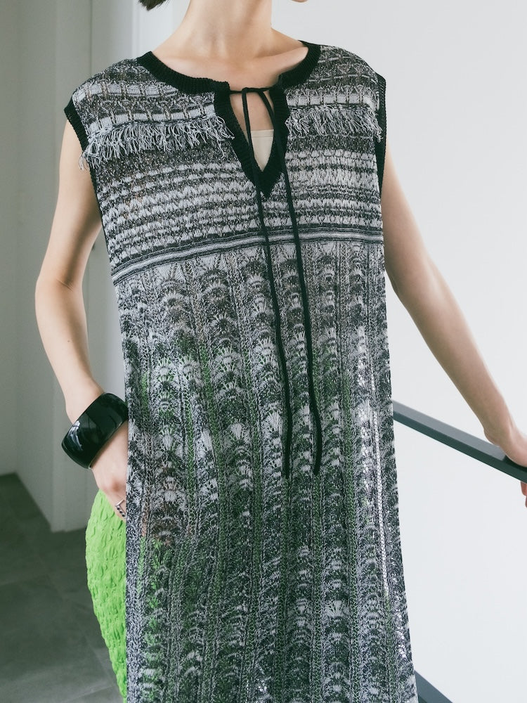 モデル身長:174cm / カラー:Black