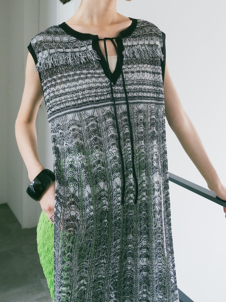 モデル身長:174cm / カラー:Black