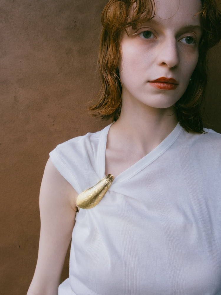 カラー:Gold (ブラウンの巾着が付属します)