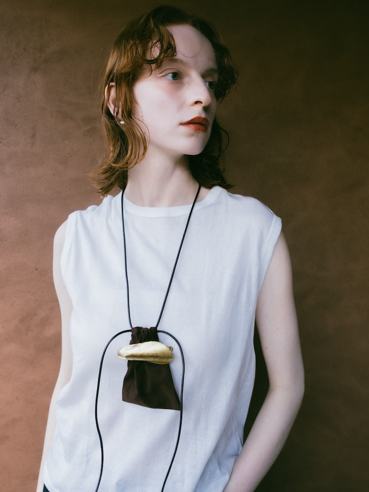 カラー:Gold (ブラウンの巾着が付属します)