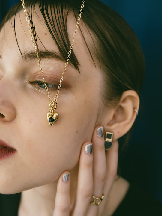 カラー:Gold × Onyx (Black)