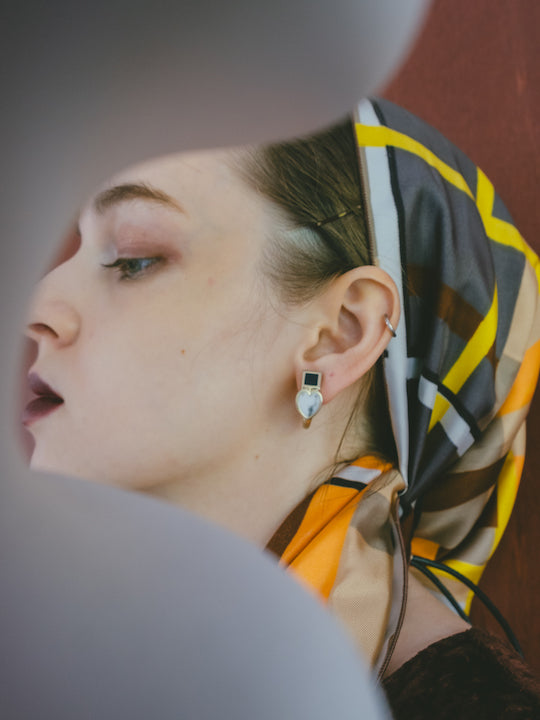 カラー:Gold × Onyx × Howlite (Black × White)