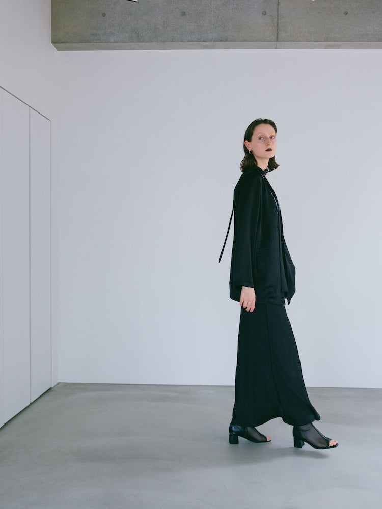 モデル身長:177cm / カラー:Black / モデル着用サイズ:Mサイズ