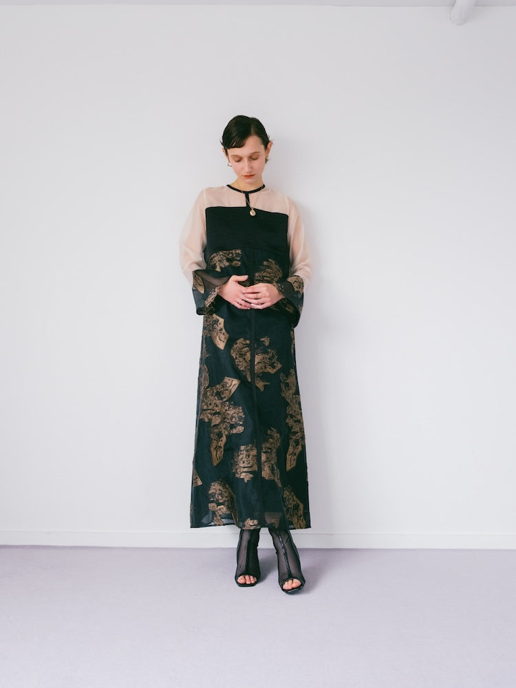 モデル身長:172cm / カラー:Gold