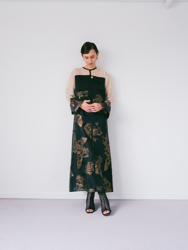 モデル身長:172cm / カラー:Gold