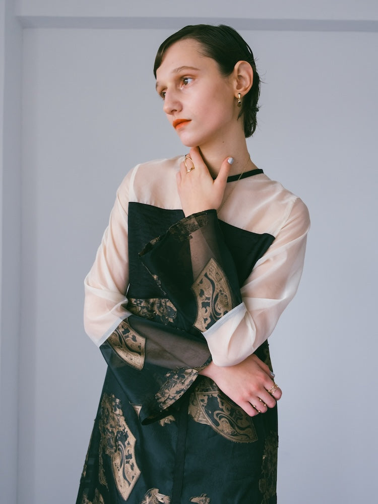 モデル身長:172cm / カラー:Gold