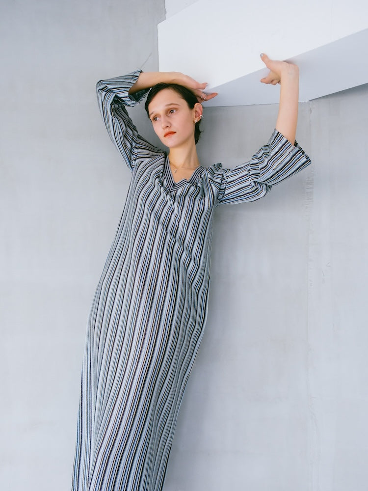 モデル身長:172cm / カラー:GrayBlue