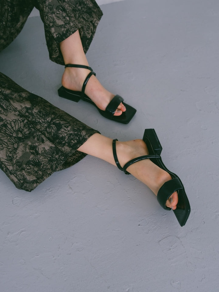 カラー:Black / サイズ:S, M, L