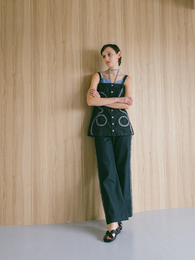 カラー:Black / サイズ:S, M, L