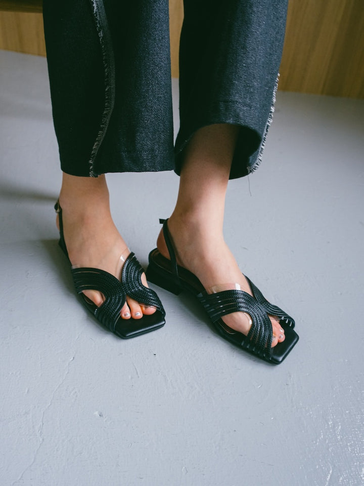 カラー:Black / サイズ:S, M, L