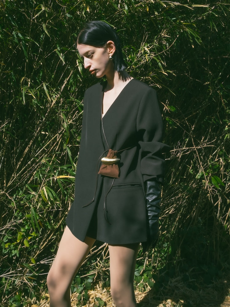 カラー:Gold (ブラウンの巾着が付属します)