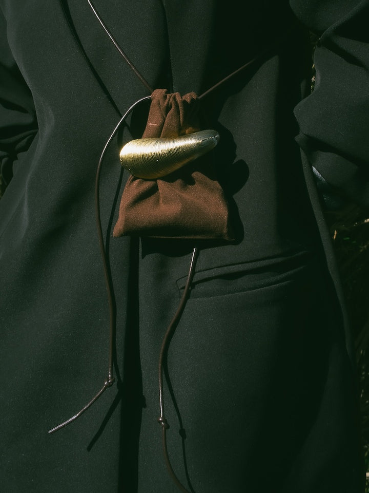 カラー:Gold (ブラウンの巾着が付属します)