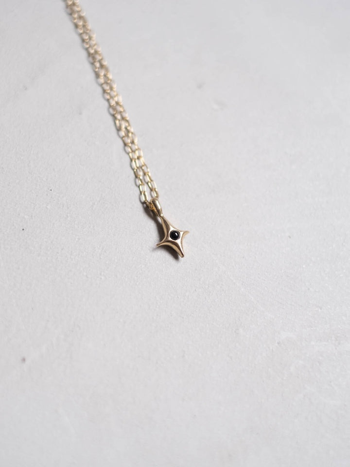 カラー:Gold × Onyx (Black)