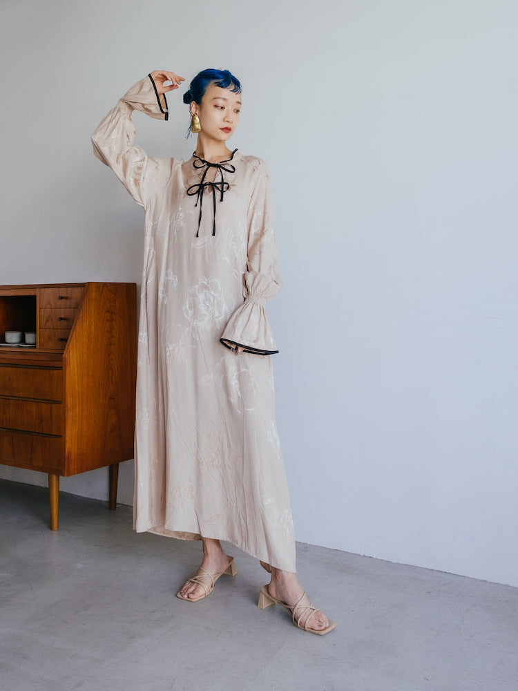 モデル身長:165cm / カラー:Ivory