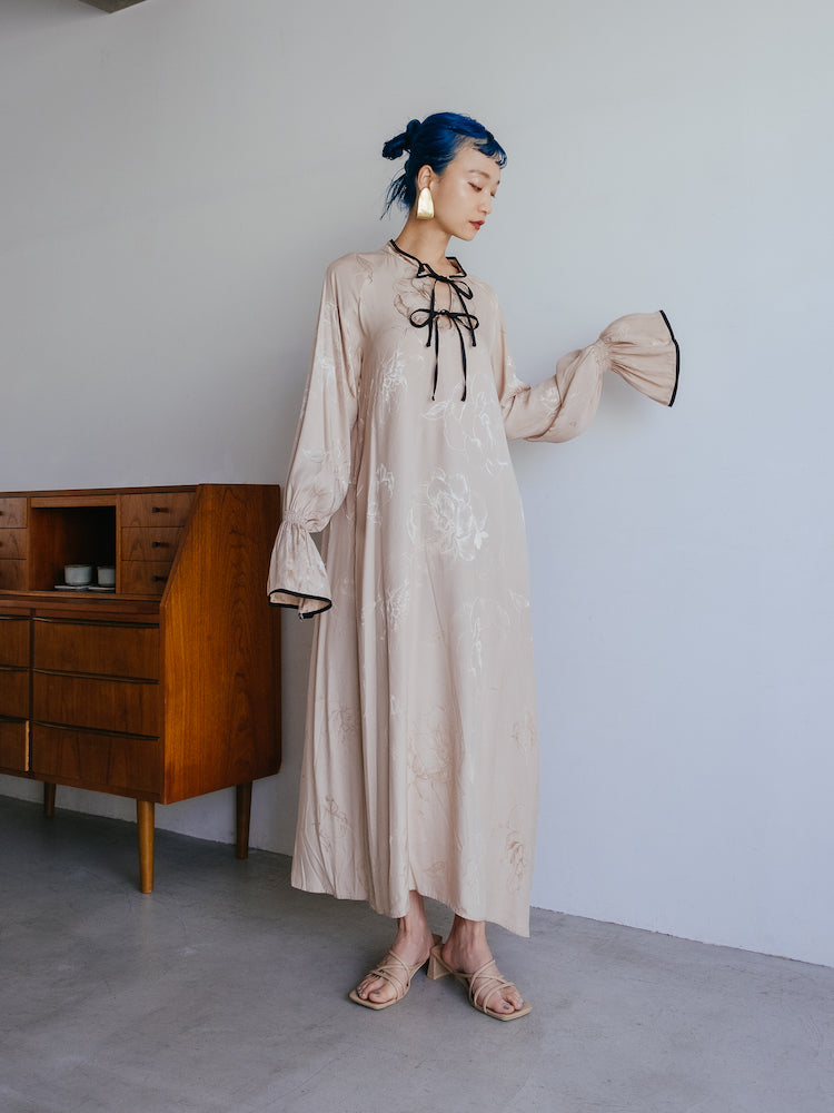 モデル身長:165cm / カラー:Ivory