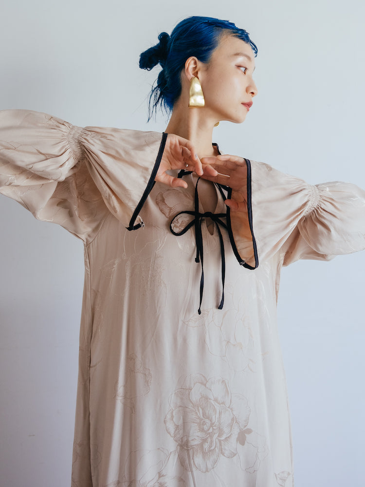 モデル身長:165cm / カラー:Ivory