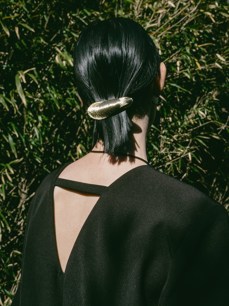 カラー:Gold (ブラウンの巾着が付属します)