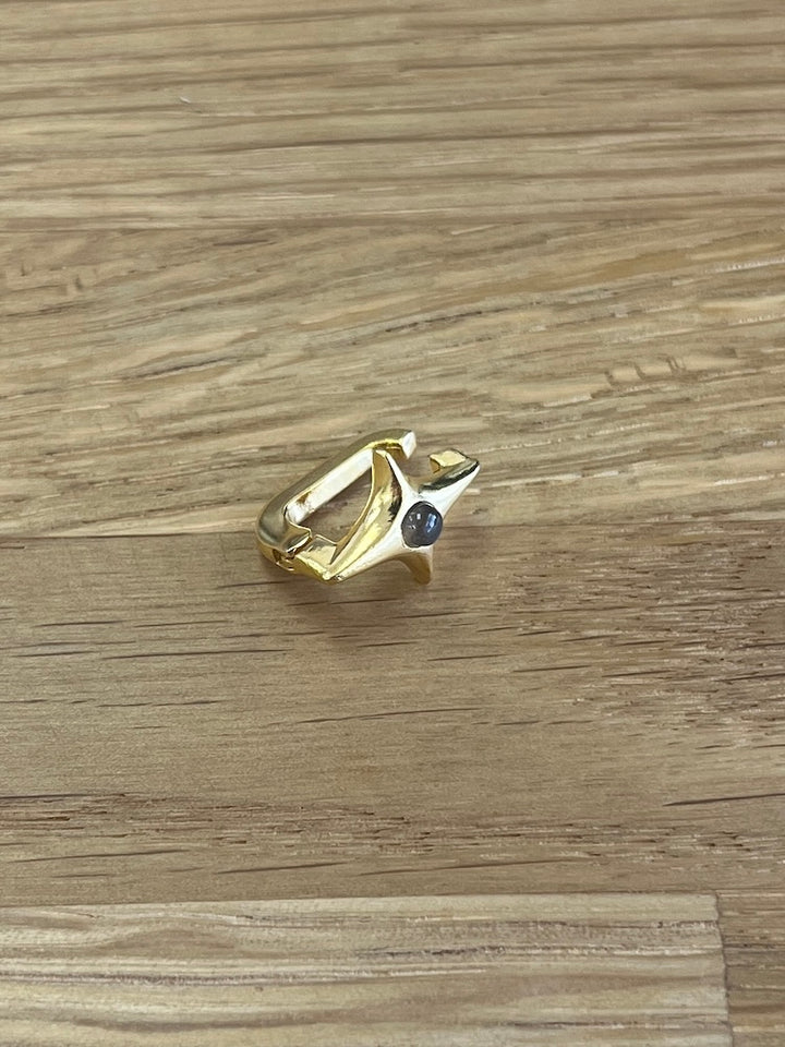 カラー:Gold × Labradorite (Gray) ※天然石は1点ごとに異なります。柄の出方や色味に個体差があり、石の中に汚れや傷があるものもございます。予めご了承くださいませ。