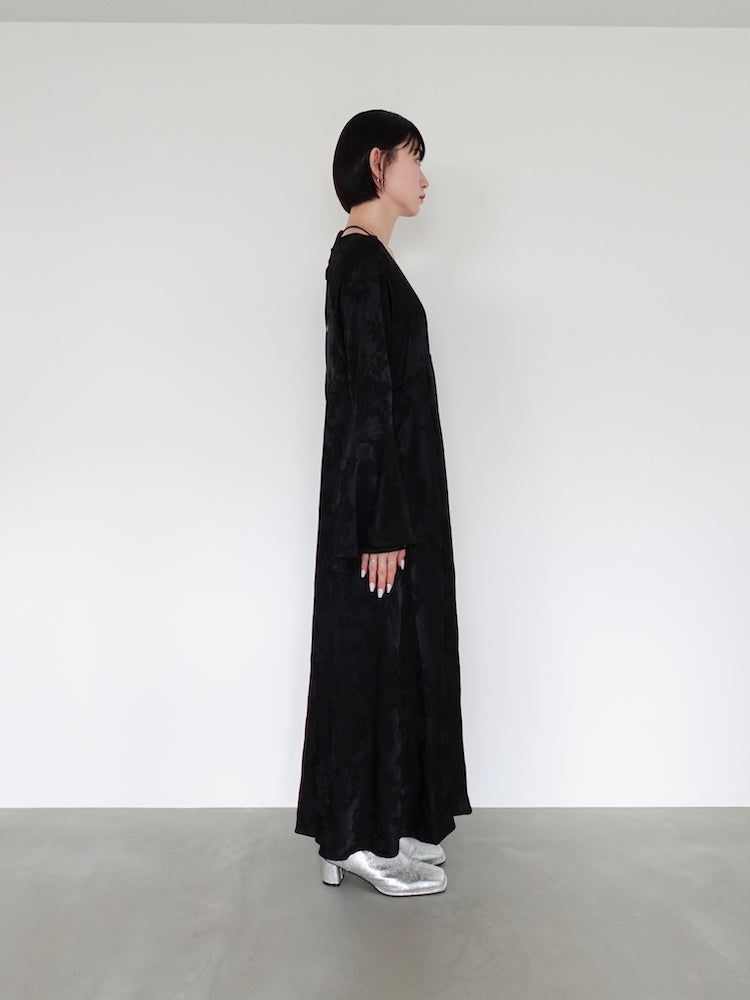 モデル身長:162cm / カラー:Black