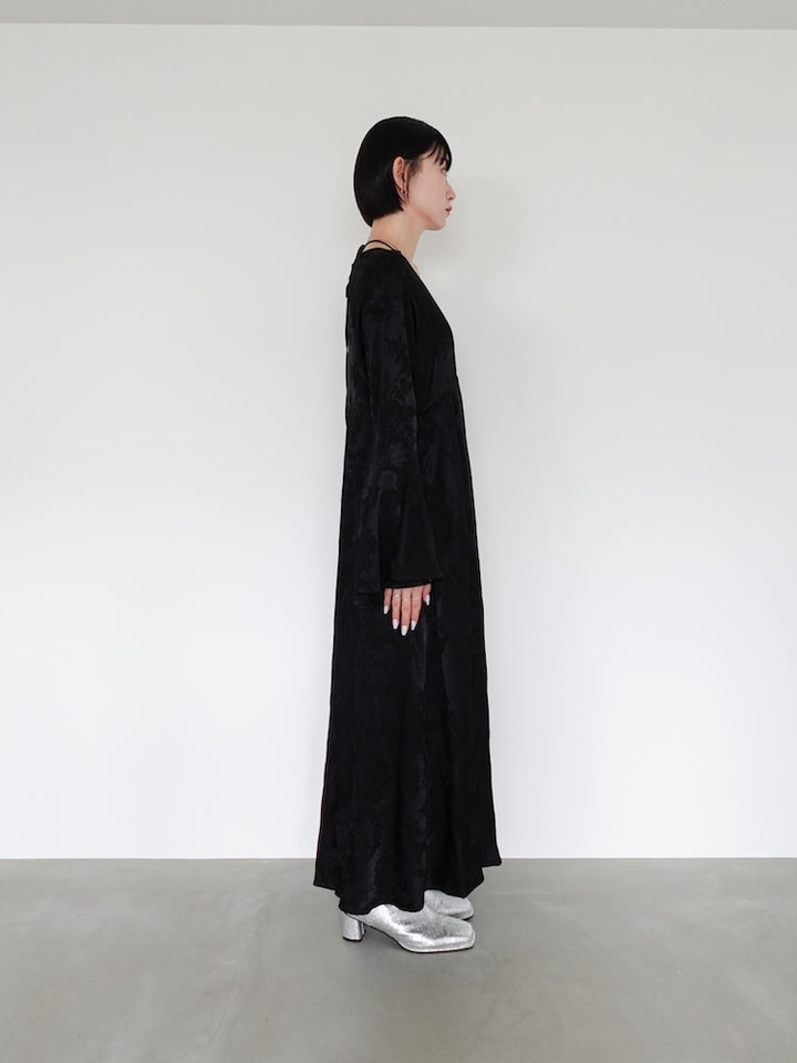 モデル身長:162cm / カラー:Black