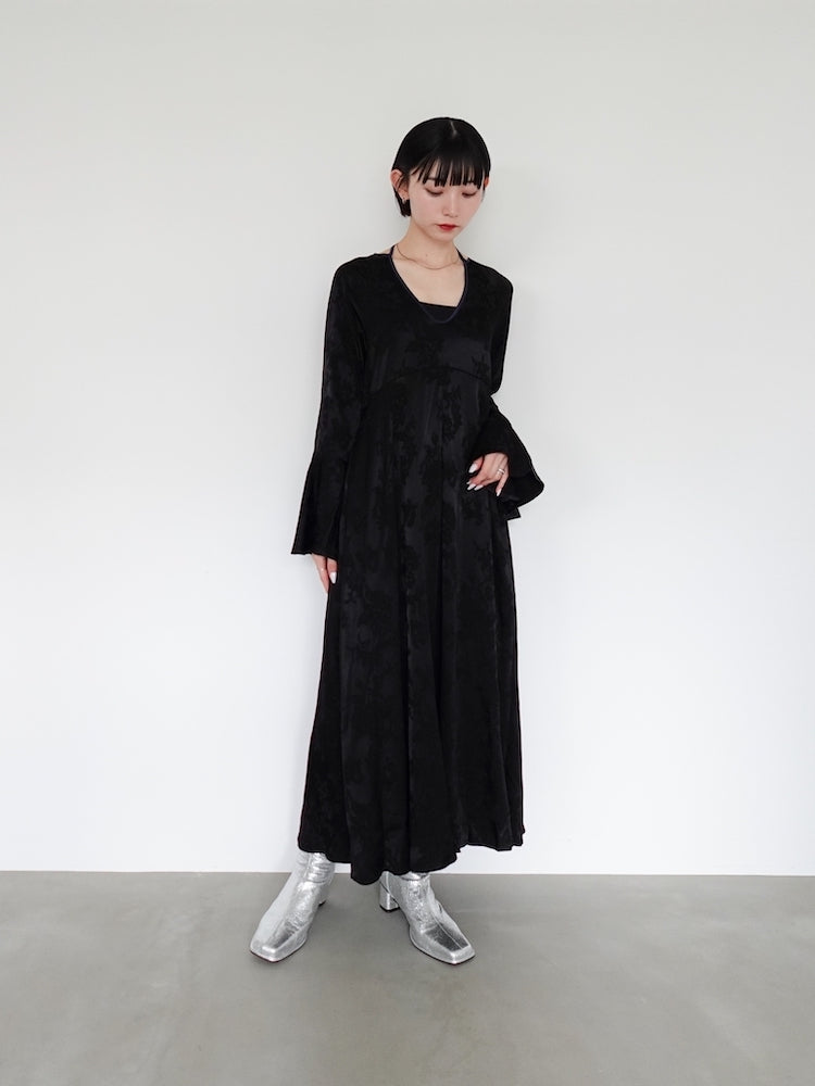 モデル身長:162cm / カラー:Black