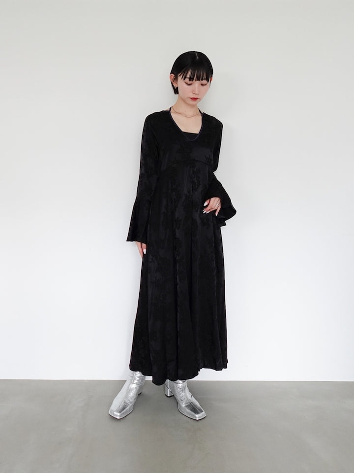 モデル身長:162cm / カラー:Black