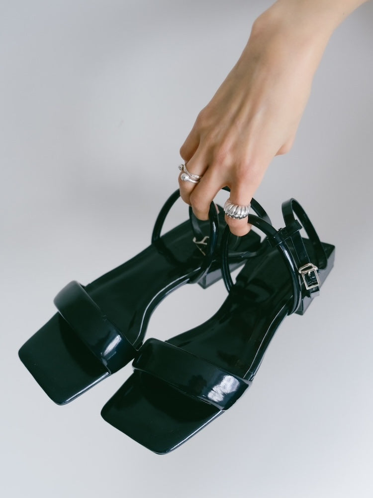 カラー:Black / サイズ:S, M, L