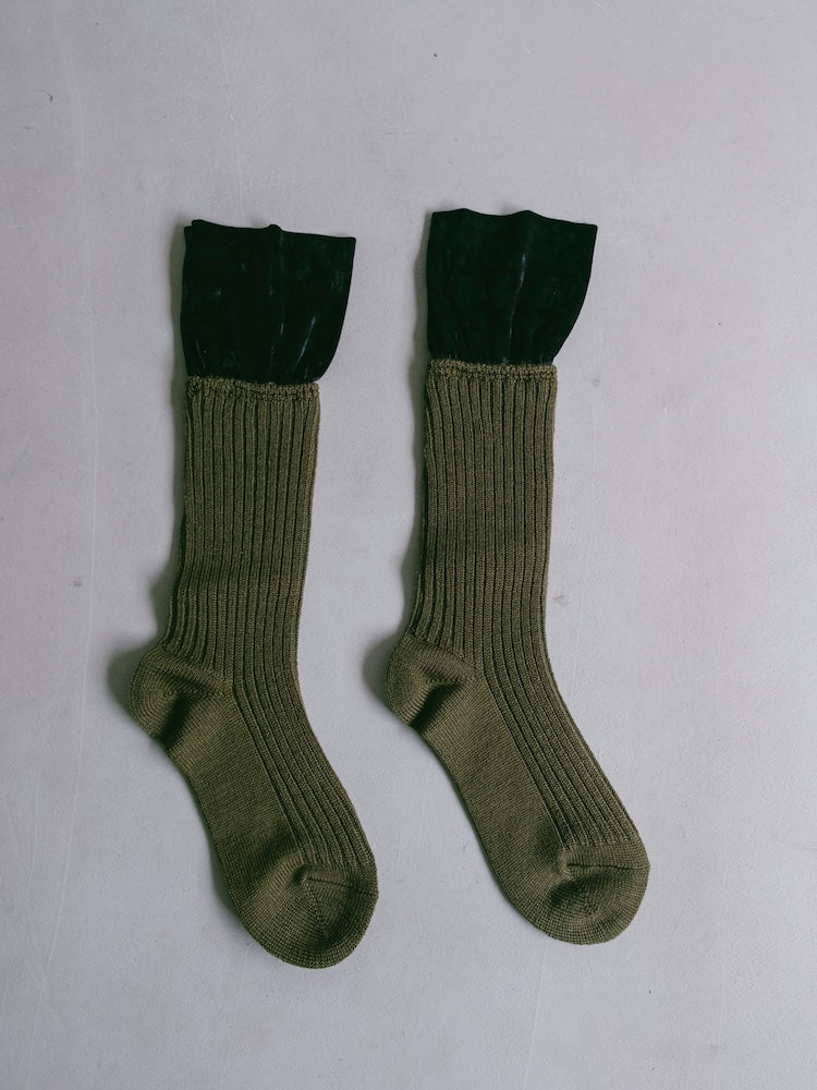 カラー:Black × Khaki